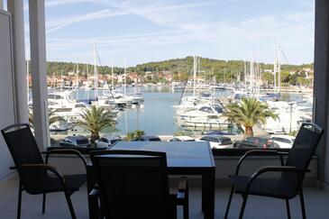 Apartmanok és szobák a tenger mellett Kukljica, Ugljan - 24327