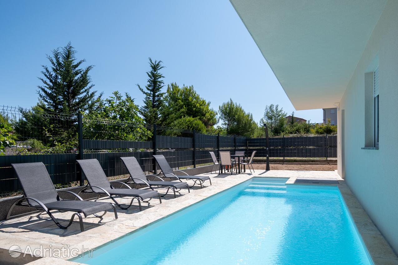 Appartamenti con piscina per famiglie Puntadura Santa Caterina - Vir - Lozice, Puntadura - Vir - 24328