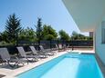 Vir - Lozice, Vir, Verft 24328 - Leiligheter med sandstrand.