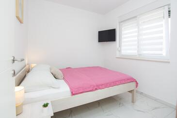 Apartmanok parkolóhellyel Vir - 24331