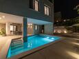 Trogir, Trogir, Hof 24341 - Ferienhaus nah am Meer am Kieselstränden.