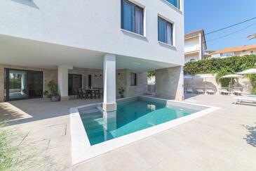 Trogir, Trogir, Objekt 24341 - Ferienhaus nah am Meer am Kieselstränden.