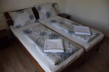 Ház családok részére medencével Sinj, Zagora - 24347