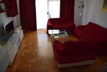 Sinj, Woonkamer in accommodatietype house, airconditioning beschikbaar en WiFi.