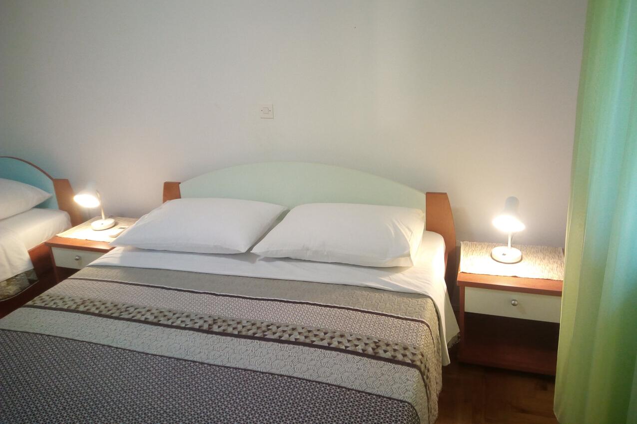 Ferienwohnungen mit Parkplatz Rovanjska, Paklenica - 24348