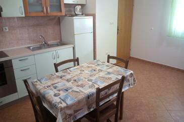 Appartements avec parking Rovanjska, Paklenica - 24348