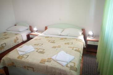 Апартаменты с парковкой Рованьска - Rovanjska, Пакленица - Paklenica - 24348