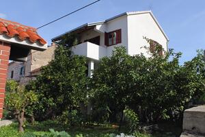 Apartmanok parkolóhellyel Vis - 2435