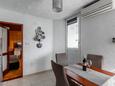 Vrsi - Mulo, Comedor en alojamiento de tipo apartment, aire acondicionado disponible y WiFi.