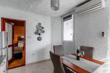 Vrsi - Mulo, Comedor en alojamiento de tipo apartment, aire acondicionado disponible y WiFi.