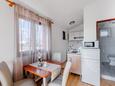 Vrsi - Mulo, Blagovaonica u smještaju tipa studio-apartment, WiFi.