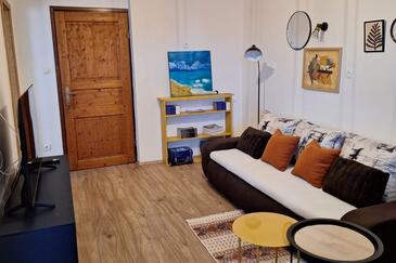 Biograd na Moru, Obývací pokoj v ubytování typu apartment, s klimatizací, domácí mazlíčci povoleni a WiFi.