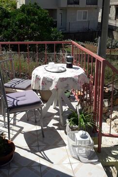 Apartments with parking space Vis - 2436