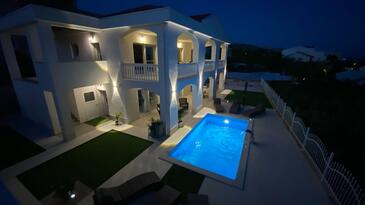 Overnatting Pag, Pag, Overnatting 24360 - Leiligheter med en rullesteinstrand.