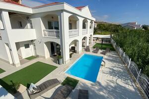 Apartmaji z bazenom Pag - 24360