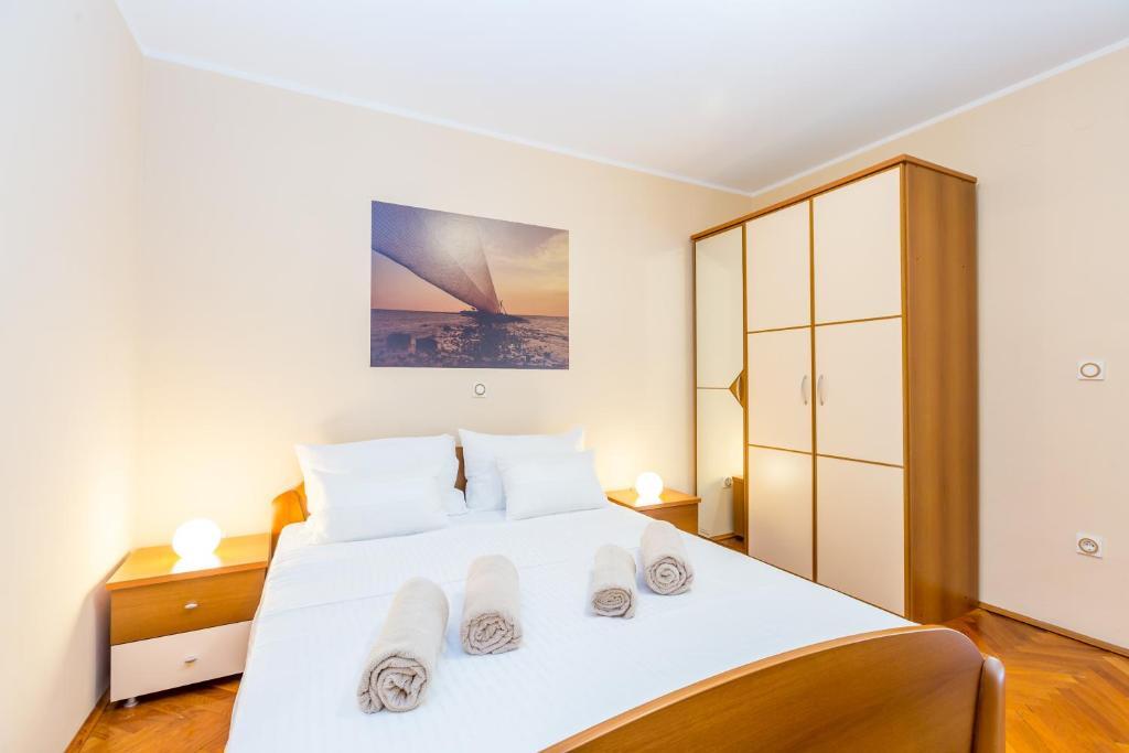 Appartamenti accanto al mare con piscina Castelmuschio - Omišalj, Veglia - Krk - 24362