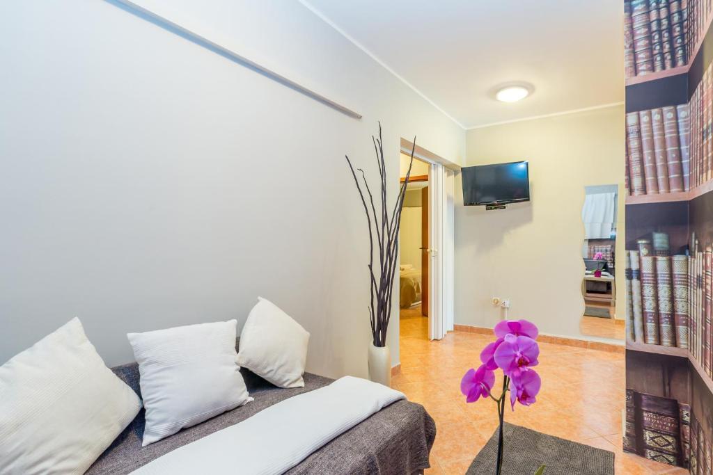 Apartmaji ob morju z bazenom Omišalj, Krk - 24362