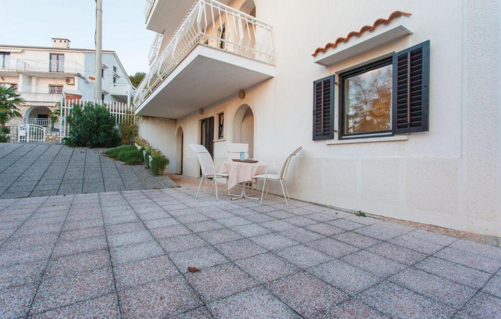 Apartmaji ob morju z bazenom Omišalj, Krk - 24362
