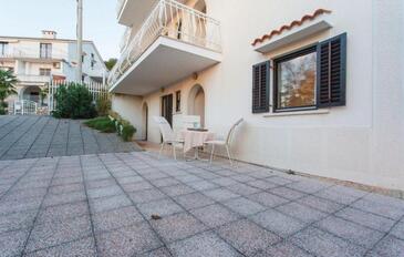 Seaside apartments with a swimming pool Omišalj, Krk - 24362