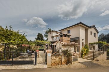 Rošini, Poreč, Overnatting 24364 - Rom med en rullesteinstrand.