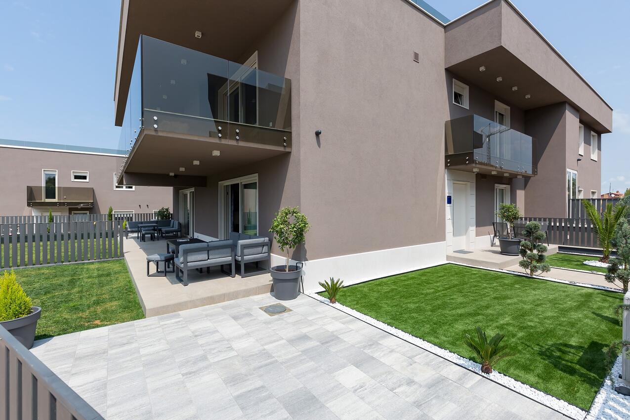 Ferienwohnungen mit Parkplatz Porec - 24365