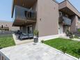 Poreč, Poreč, Dvorište 24365 - Apartmani sa pješčanom plažom.