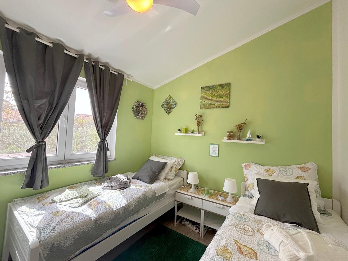 Ferienwohnungen mit Parkplatz Lukoran, Ugljan - 24366