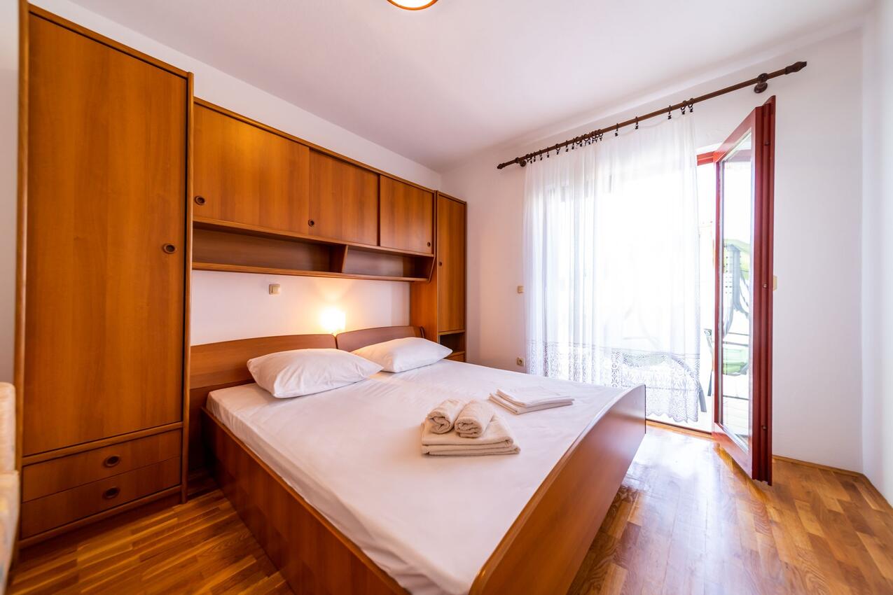 Apartmány s parkovištěm Rab - 24367