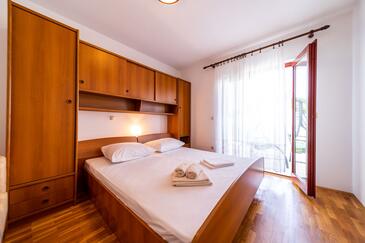 Apartmány s parkovištěm Rab - 24367