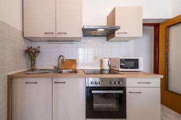 Apartmány s parkovištěm Rab - 24367