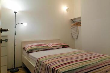 Apartments by the sea Pirovac, Šibenik - 24368