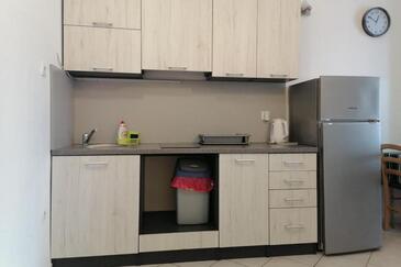 Apartments by the sea Pirovac, Šibenik - 24368