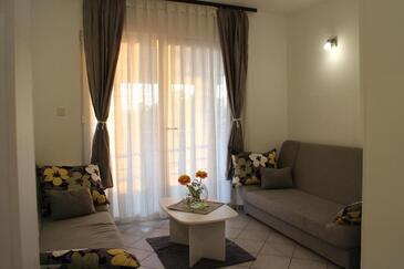 Apartments by the sea Pirovac, Šibenik - 24368