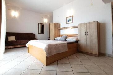 Ferienwohnungen am Meer Pirovac, Sibenik - 24368