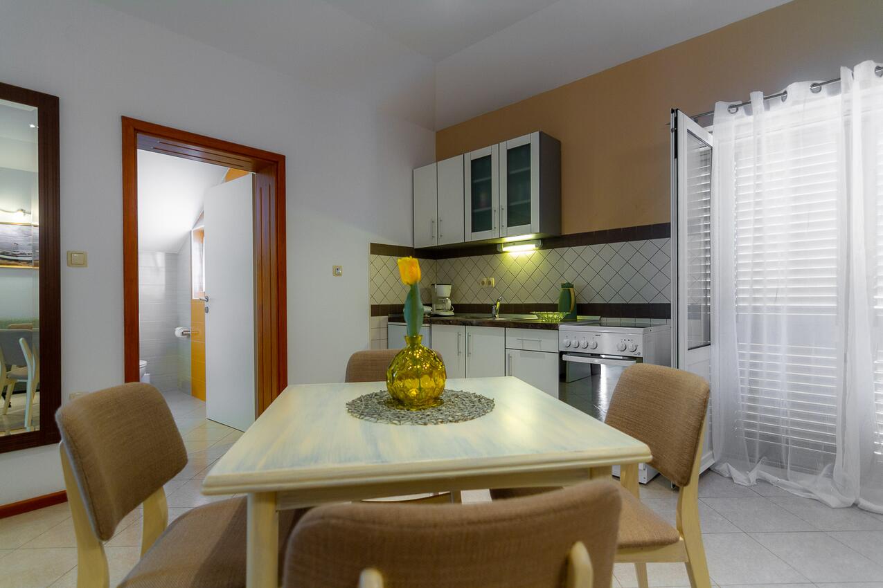 Appartamenti con parcheggio Palit, Arbe - Rab - 24376