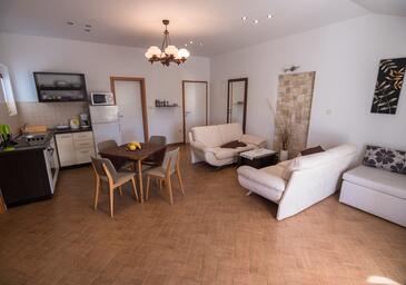 Apartments with parking space Palit, Rab - 24376