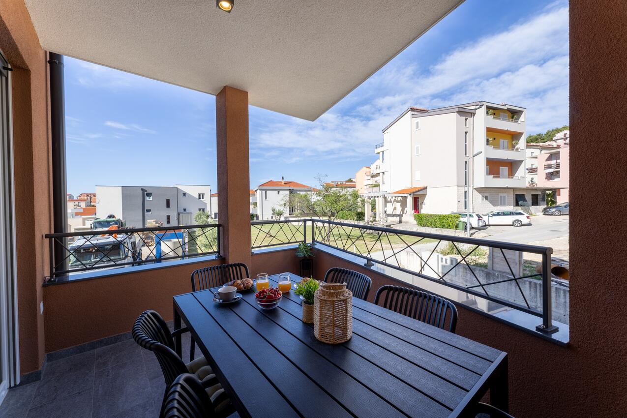 Leiligheter med parkering Podstrana, Split - 24380