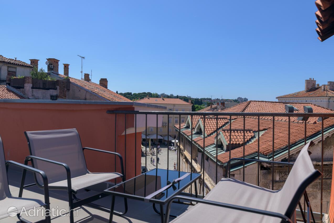 Apartmani uz more Pula - 24381