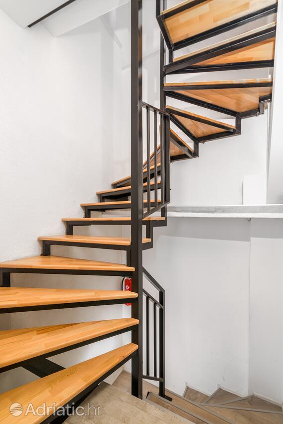 Apartmani uz more Pula - 24381