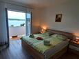 Supetarska Draga - Gonar, Sypialnia 2 w zakwaterowaniu typu apartment, zwierzęta domowe są dozwolone i WiFi.