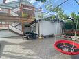 Supetarska Draga - Gonar, Rab, Podwórko 24383 - Apartamenty przy morzu z piaszczystą plażą.