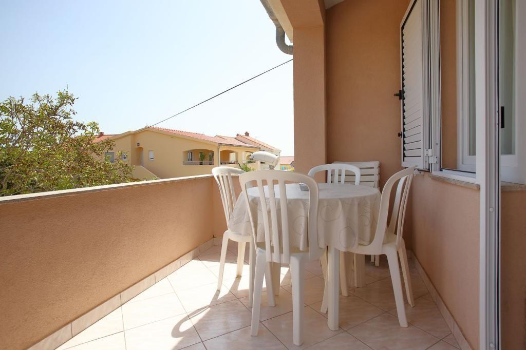 Ferienwohnungen mit Parkplatz Nin, Zadar - 24385