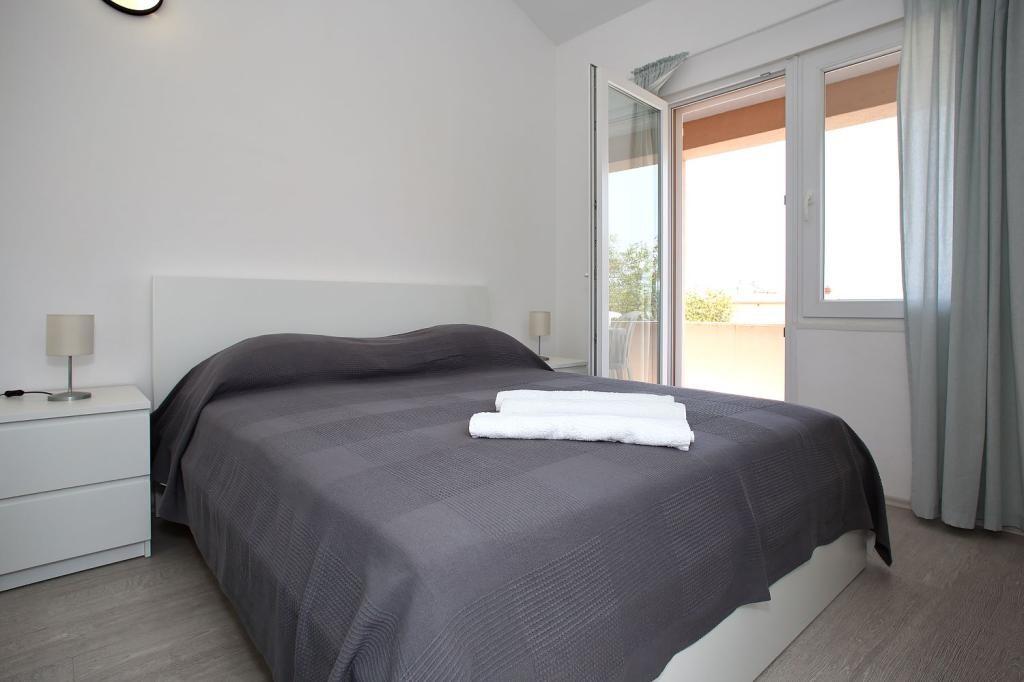 Ferienwohnungen mit Parkplatz Nin, Zadar - 24385