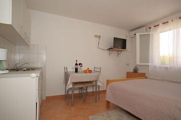 Nin, Spisestue i overnattingstype studio-apartment, WiFi.
