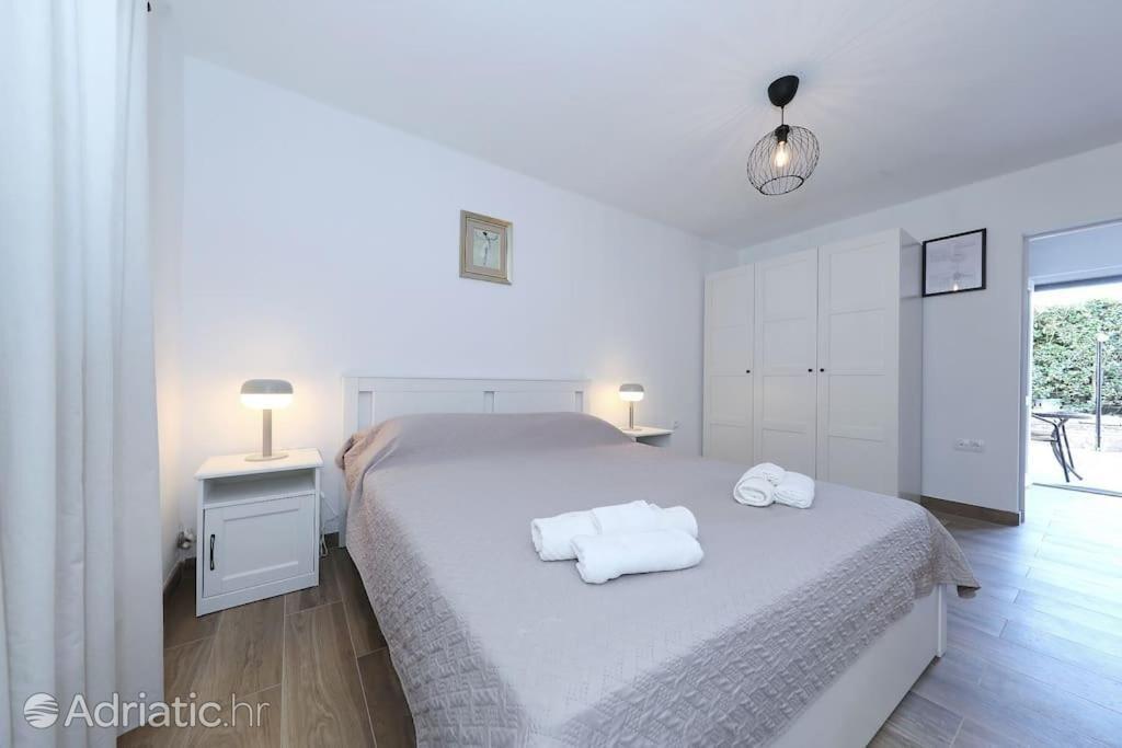 Apartmaji s parkingom Nin, Zadar - 24385