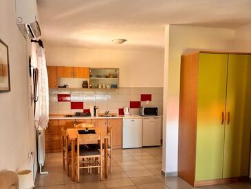 Karlobag, Spisestue i overnattingstype studio-apartment, WiFi.