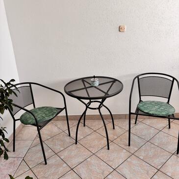 Apartmány s parkovištěm Karlobag - 24387