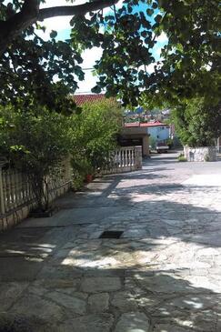 Apartmány s parkovištěm Karlobag - 24387