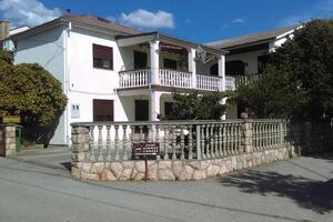Apartmaji s parkingom Karlobag - 24387