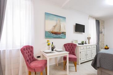 Split, Spisestue i overnattingstype studio-apartment, WiFi.